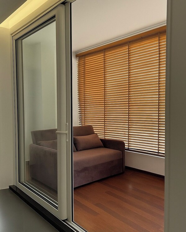 Apartment with Balcony | Living area - Sasori Apartments (Sarande)