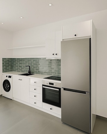 Refrigerador, microondas, horno, placa de cocina