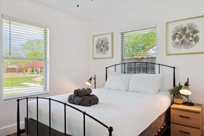 3 quartos, ferros/tábuas de passar roupa, Wi-Fi, roupa de cama