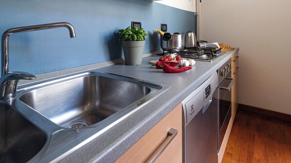 Lejlighed (0 Bedroom) | Privat køkken | Mikrobølgeovn, ovn, elkedel, højstol