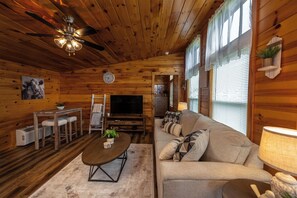 Smart TV - Rustic Mt. Sterling Cabin 2 Near Downtown • Pets OK (Mount Sterling)