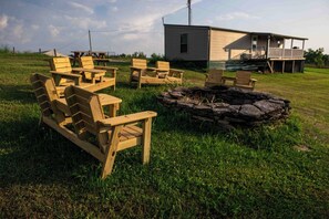 Outdoor dining - Rustic Mt. Sterling Cabin 2 Near Downtown • Pets OK (Mount Sterling)