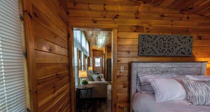 Rustic Mt. Sterling Cabin 2 Near Downtown • Pets OK