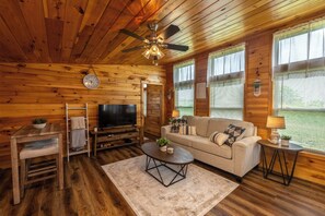 Smart TV - Rustic Mt. Sterling Cabin 2 Near Downtown • Pets OK (Mount Sterling)