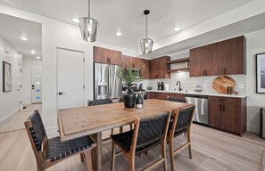 Dining - Wolf Creek Golf Condo w/ Stunning Mountain Views (Eden)