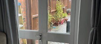 New Bilton House
2 bedroomed close to town centre