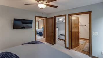 6 Schlafzimmer, Schreibtisch, Bügeleisen/Bügelbrett, WLAN