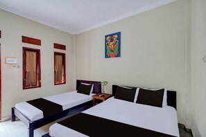 Chambre familiale | Bureau, accès au Wi-Fi (inclus), literie fournie