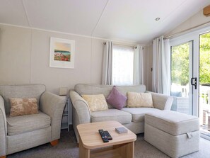 Living area - Meadow 46 (Newquay)