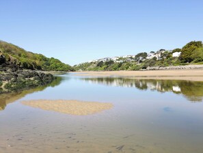 Beach nearby - Meadow 46 (Newquay)