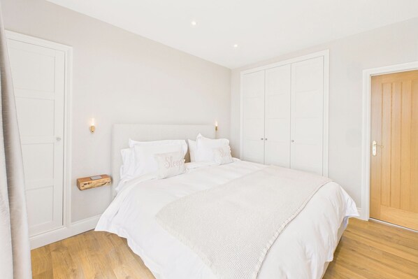 1 chambre, fer et planche à repasser, Wi-Fi, literie fournie