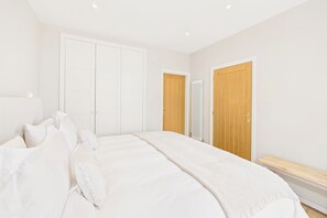 1 chambre, fer et planche à repasser, Wi-Fi, literie fournie