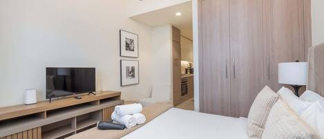 مكواة/لوح كي وواي فاي وملاءات أسرّة