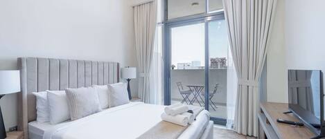 Silitysrauta/-lauta, Wi-Fi, vuodevaatteet