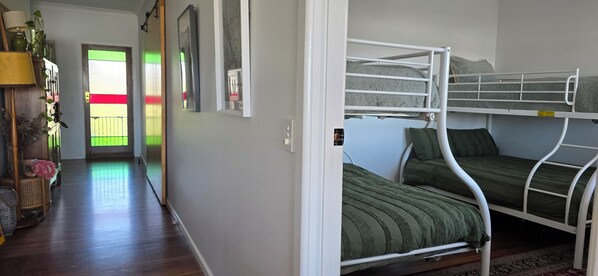 3 bedrooms, WiFi, bed sheets