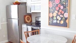 Dining - Digs 1 of 5: 2BDRM, Open & Airy, Private Parking, Central, 1st Floor & More! (Evansville)