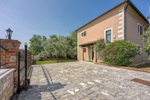 Standard Villa, Multiple Bedrooms (Villa Kristina with Pool) | Property grounds - Villa Kristina With Pool (Tar-Vabriga)
