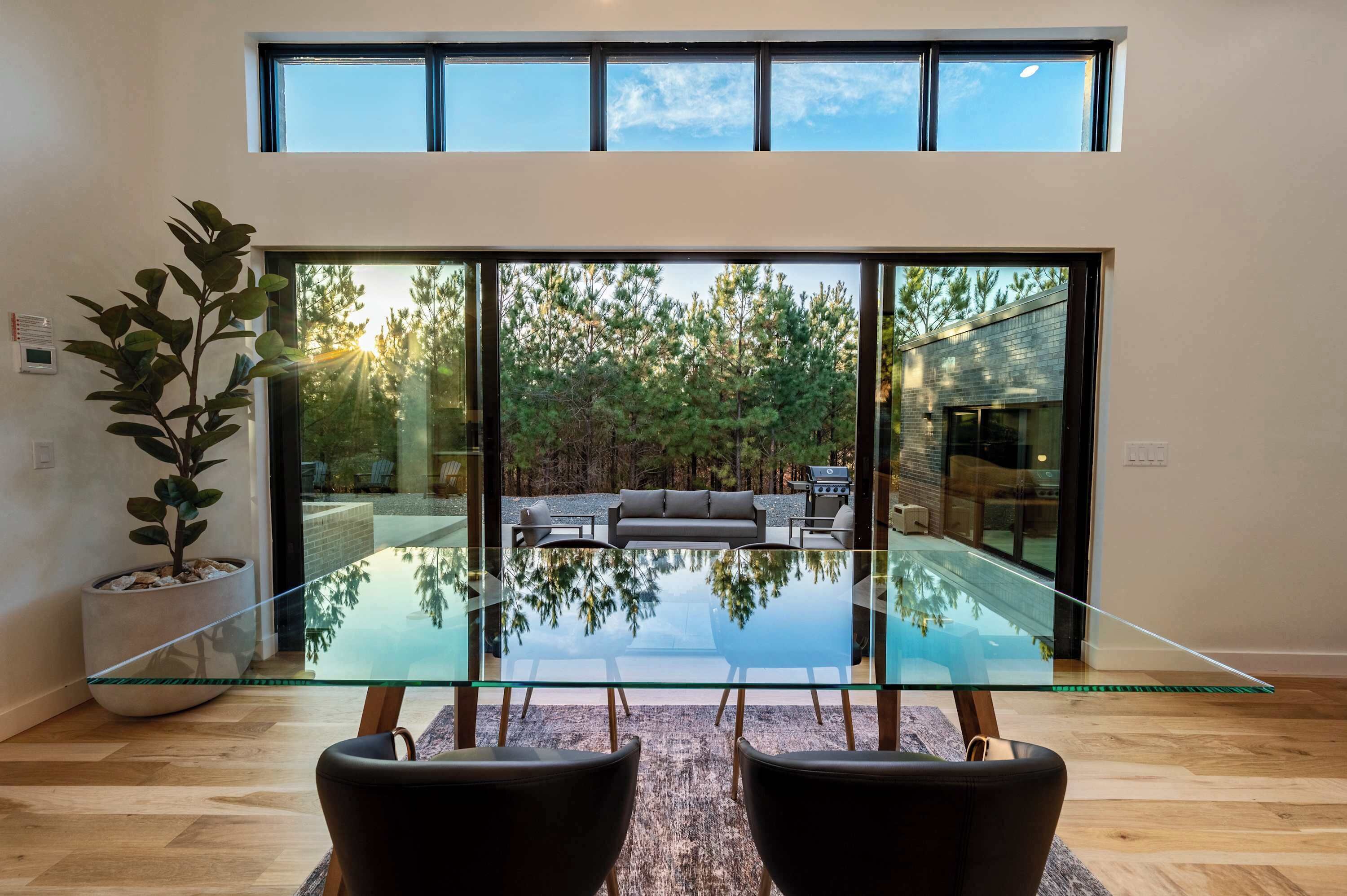 المنشأة من الداخل