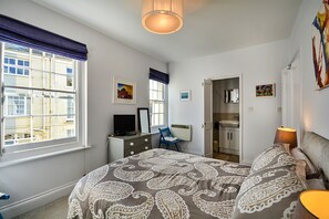 2 chambres, fer et planche à repasser, Wi-Fi gratuit, draps fournis