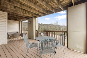 Condo, Multiple Beds, Balcony, Mountain View (Modern Comfort Retreat) | Outdoor dining