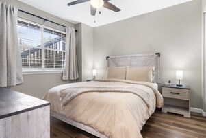 2 habitaciones, decoración personalizada y muebles diferentes 