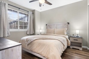 Condo, Multiple Beds, Balcony, Mountain View (Modern Comfort Retreat)