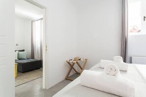 Unclassified image, 4 of 18, button