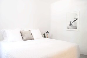 Unclassified image, 5 of 18, button