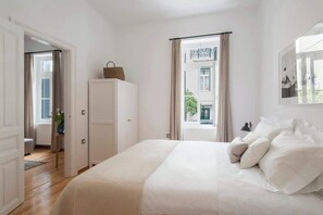 Unclassified image, 3 of 12, button