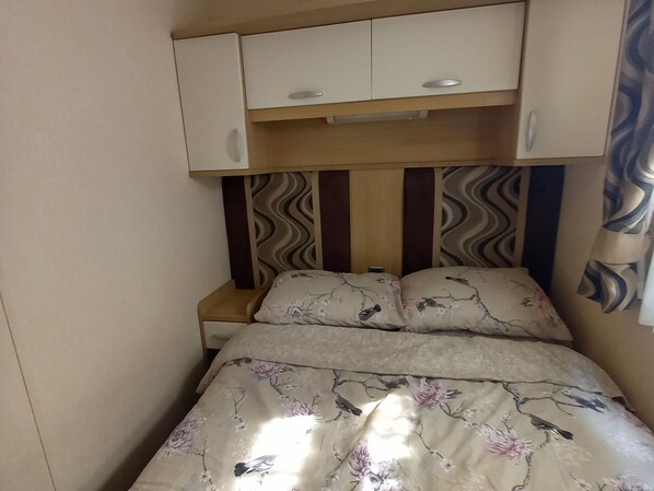 2 habitaciones, decoración personalizada y muebles diferentes