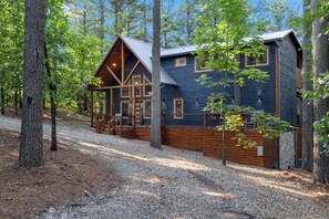 Exterior - Cozy Cabin with Hot Tub, Fire Pit & Arcade Games (Broken Bow)