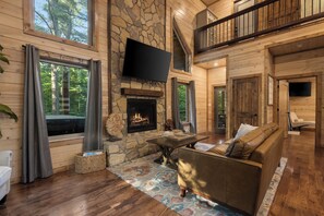 Smart TV, fireplace - Cozy Cabin with Hot Tub, Fire Pit & Arcade Games (Broken Bow)