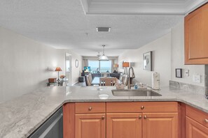 Interior - 🌞Beachfront Condo🌴Private Balcony🍹Ram Sea I 405🐬Heated Pool and Hot Tub (North Redington Beach)