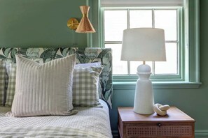 3 chambres, fer et planche à repasser, Wi-Fi, draps fournis