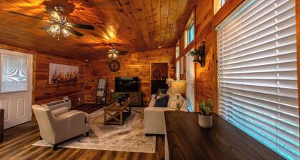 Rustic Mt. Sterling Cabin 1 Near Downtown • Pets OK