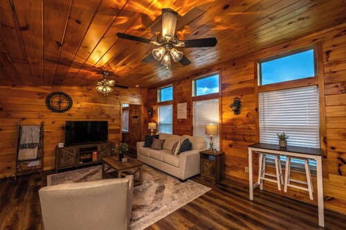 Rustic Mt. Sterling Cabin 1 Near Downtown • Pets OK