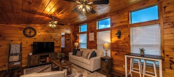 Rustic Mt. Sterling Cabin 1 Near Downtown • Pets OK