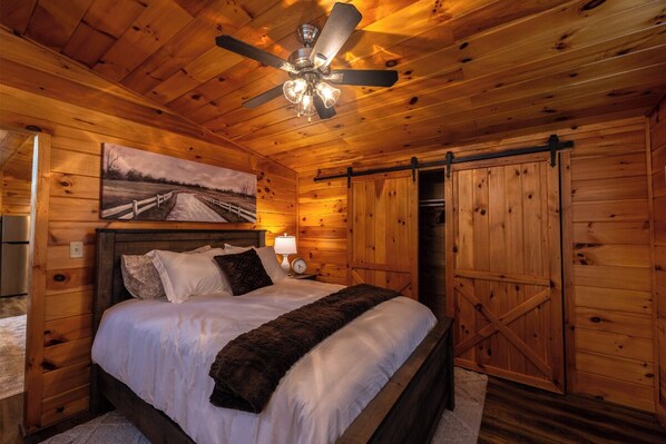 1 habitación, tabla de planchar con plancha, wifi gratis y ropa de cama 