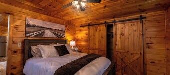 Rustic Mt. Sterling Cabin 1 Near Downtown • Pets OK