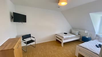 3 bedrooms, WiFi, bed sheets