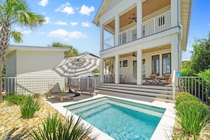 A heated pool - Sea Dream: New Stunning 4-Bedroom with Private Pool, Gulf and Lake Views (Panama City Beach)