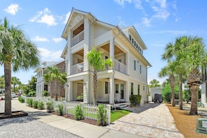 Exterior - Sea Dream: New Stunning 4-Bedroom with Private Pool, Gulf and Lake Views (Panama City Beach)