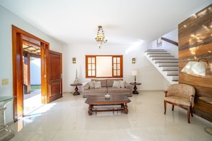 Basic Villa | Interior - Cf07 Casa churrasqueira 5 min da praia (Cabo Frio)