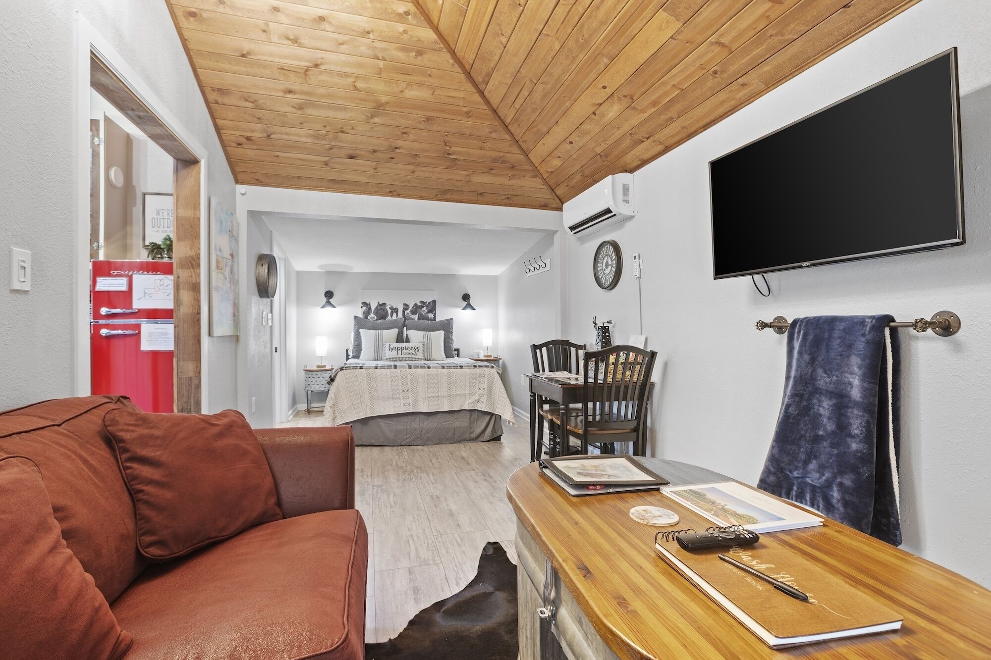Cottage, 3 Bedrooms | Living area