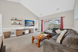 Condo, 2 Bedrooms | Living area