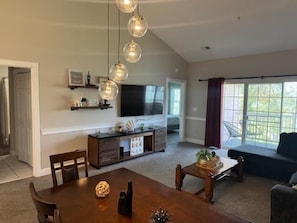 Condo, 2 quartos | Parte interna