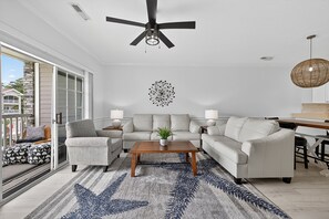 Condo, 2 Bedrooms | Living area