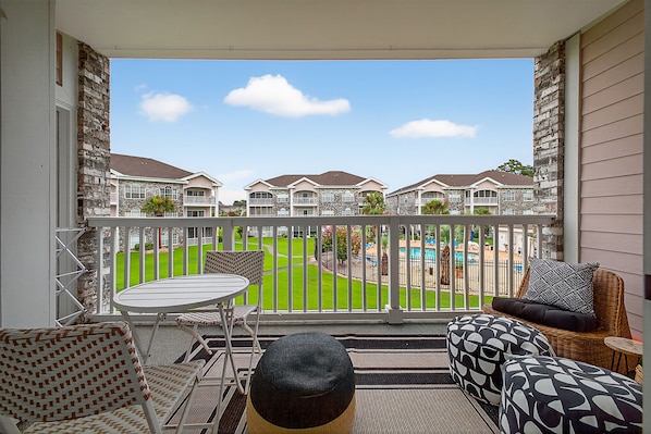 Condo, 2 Bedrooms | Property grounds