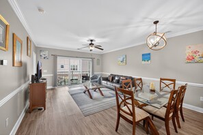 Appart'hôtel, 2 chambres | Coin séjour