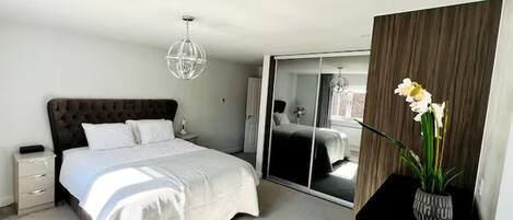 4 bilik tidur, Wi-fi percuma, cadar katil